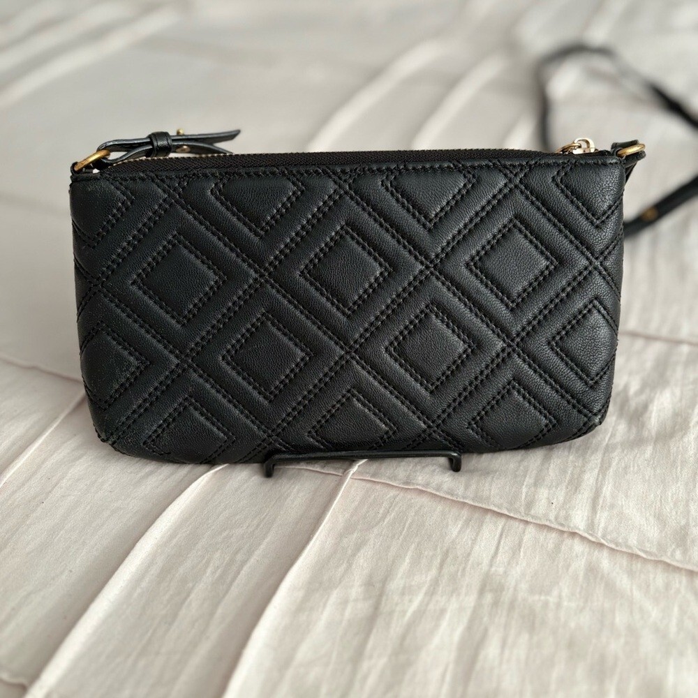 Tory Burch Kira Chevron Slim Crossbody Bag – Black Quilted Leather - Picture 4 of 10
